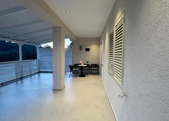 Linza Cozy Vila Tirana